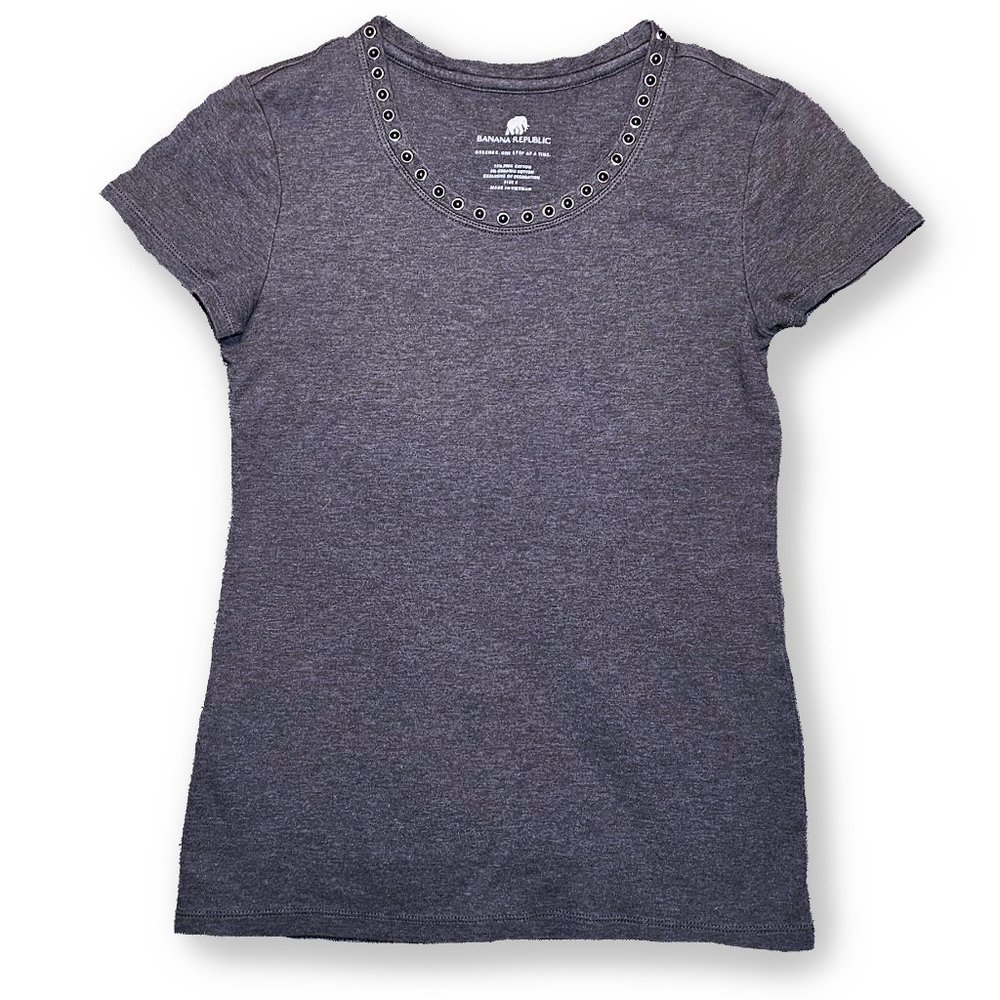 5/$25 Banana Republic Embellished Basic Tee
